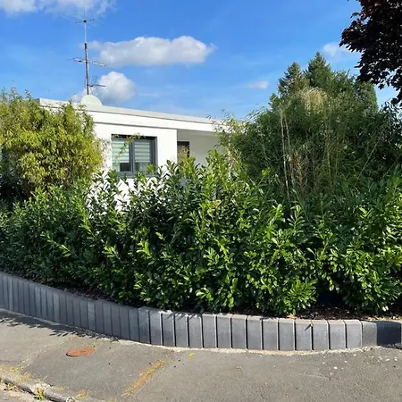 Gemuetliche Am Waldrand In *