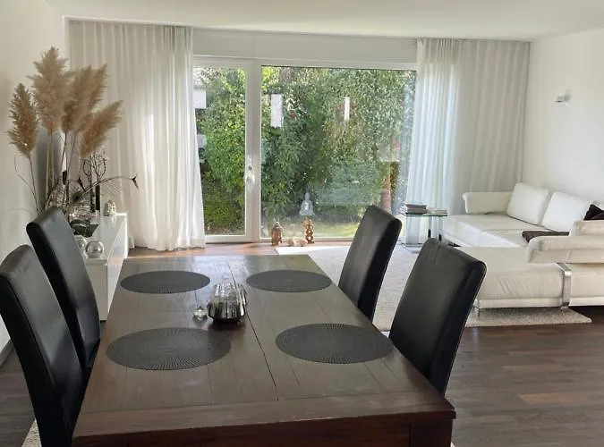 Gemütliche Am Waldrand In