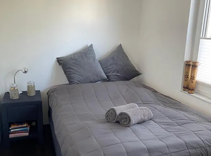 Villa Gemütliche Am Waldrand In *